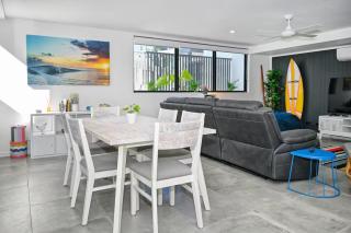 Spacious Family Stay Near Coolum Beach - 6