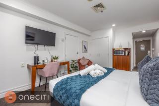 Cozy Studio Apartment On Queen Street - 1
