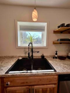 Modern Spacious 5bd King Bed Deck Near Airport - 6