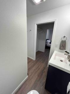Modern Spacious 5bd King Bed Deck Near Airport - 5