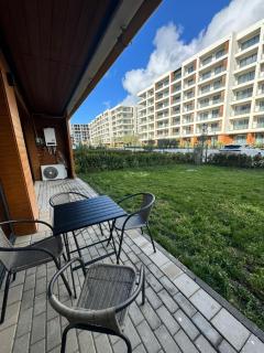 Sea Breeze Park Residence 2, Family Apartment with Terrace - Baku - 1