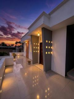 Thilis Villa Hikkaduwa - 3 min to Beach - 8