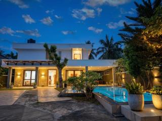 Thilis Villa Hikkaduwa - 3 min to Beach - 0