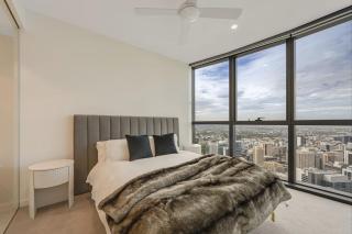Cloud Nine Stay | Designer Views on Level 61 - 9