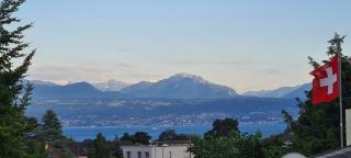 2BR Appart confortable - Fast WiFi - Swiss Tech - EPFL - la RTS - l'UNIL - parking - 0
