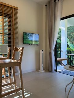 The Whispering Palm Coconut Lane - 9