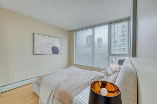 3 mins to BC place, central location, free parking - 4