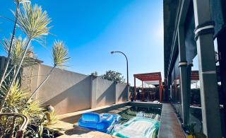 Warm, private, poolside retreat - 9