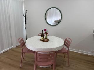 Freshly Renovated 2BR Unit, WiFi, Close to CBD - 7