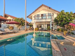 Beachfront! 3 Bedrooms - Malee Beach Villa E7 - 1