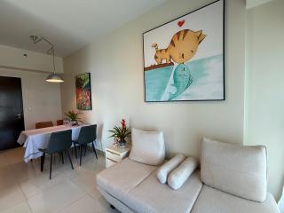 HomeMade Luxury, 1 BR Seaview Luxury Stay - 2