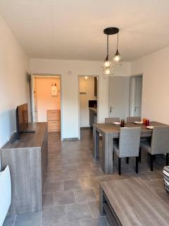 Appartement 2 pièces entièrement rénové et équipé à 150 m de la plage avec parking - 5