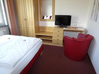 Hotel Weserschiffchen - Porta Westfalica - 1