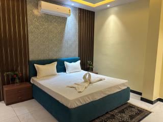 Hotel Golchi Palace - 0
