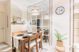 Designer 2 BR Condo in Quezon City for Groups - 4