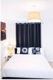 Deluxe En-suite Room w FastWiFi, Free Parking Equipped Kitchen - 0
