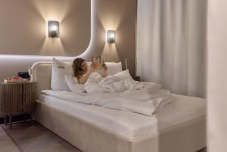 Granaria Riverside Suites by Downtown Apartments - 4