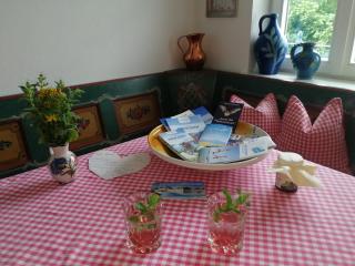 Ruhige Ferienwohnung in seenaher Künstlervilla in Gstadt - 5