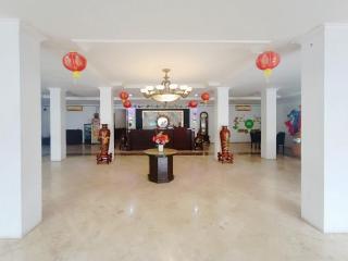 RedDoorz at Hotel Istana Permata Ngagel Surabaya - 9