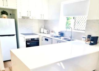 Stunning 2 BR, 2 Bathroom Beachfront Apartment Close To Everything! - 6