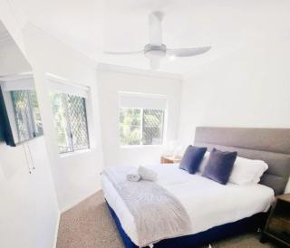 Stunning 2 BR, 2 Bathroom Beachfront Apartment Close To Everything! - 4