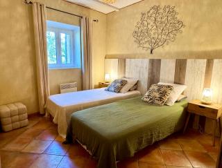 Gite 4 personnes dans Mas Provençal avec piscine et jardin - 5