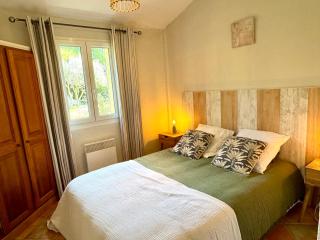 Gite 4 personnes dans Mas Provençal avec piscine et jardin - 7