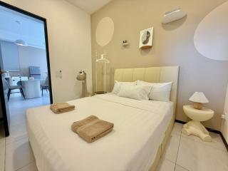 Urban Suites #Soft creamy #Infinity Pool #local neighbourhood #4pax #2BR 2bath #2Queen #Quality well maintained #Private host - 7