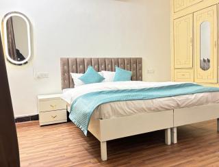 Hotel Divine - 2