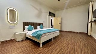 Hotel Divine - 1
