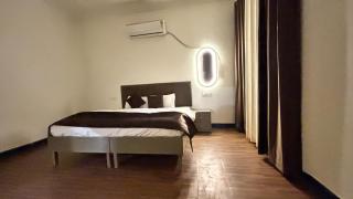 Hotel Divine - 1