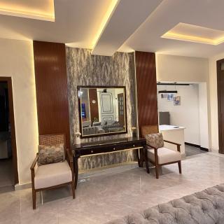 De Meridian Luxe Holiday Homes, Ulta Luxury Guest House! - 9