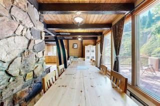 Iconic creekside mountain home with hot tub fireplaces balcony & amazing views - 4