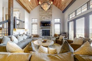 ski-in - ski-out Deer Valley - Jordanelle family lodge with private hot tub - 0