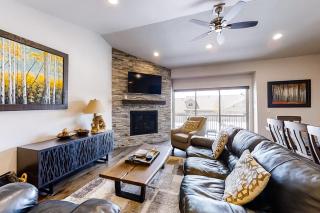 Spacious new-build stunner near Park City & Deer Valley with private hot tub - 4