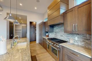 Modern Mountain Home with beautiful views hot tub & private sauna - 3