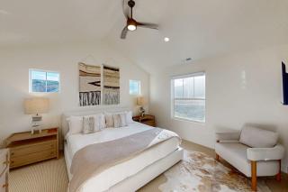 New Home with panoramic views office loft & private hot tub - 6