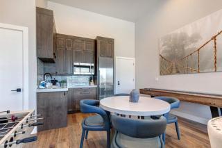 Stunning View Family Fun and Steps from Deer Valleys New East Village - 1