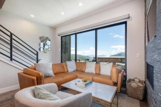 Stunning View Family Fun and Steps from Deer Valleys New East Village - 8