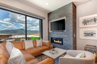 Stunning View Family Fun and Steps from Deer Valleys New East Village - 4