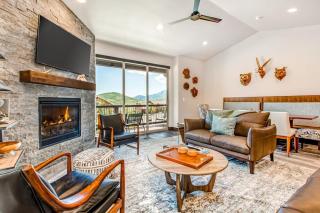 Stunning dog-friendly mountain condo with hot tub gas grill & AC - 7