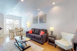 Immaculate townhome with a private rooftop hot tub walk to dining and nightlife - 9