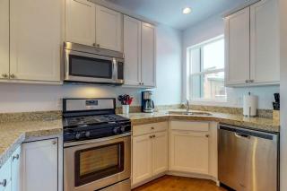 Immaculate townhome with a private rooftop hot tub walk to dining and nightlife - 5