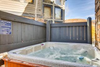 Downtown townhome with private hot tub close to Park City Mountain & Deer Valley - 9