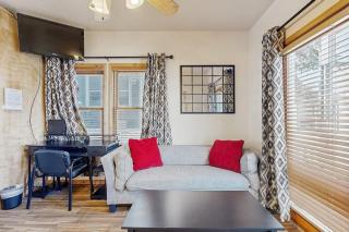 Centrally located studio with shared hot tub - walk to lifts & Main Street - 5