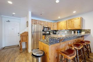 Stunning views Pool & Hot Tub gas grill - 2