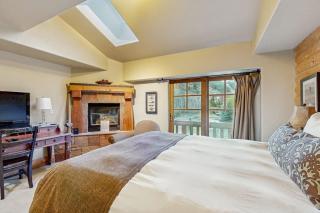 Hotel studio with views fireplace & close to everything - 5