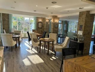 Double Ensuite at St Michaels near LDS Airport - 2