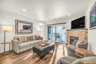 Snow Flower Park City 137 - Ski-in - ski-out condo with pool hot tub & fireplace - 0