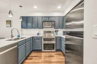 Snow Flower Park City 137 - Ski-in - ski-out condo with pool hot tub & fireplace - 4